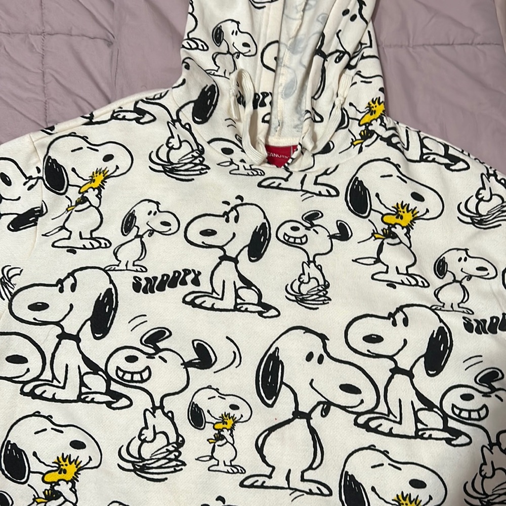 Snoopy sweatshirt, never worn brand new